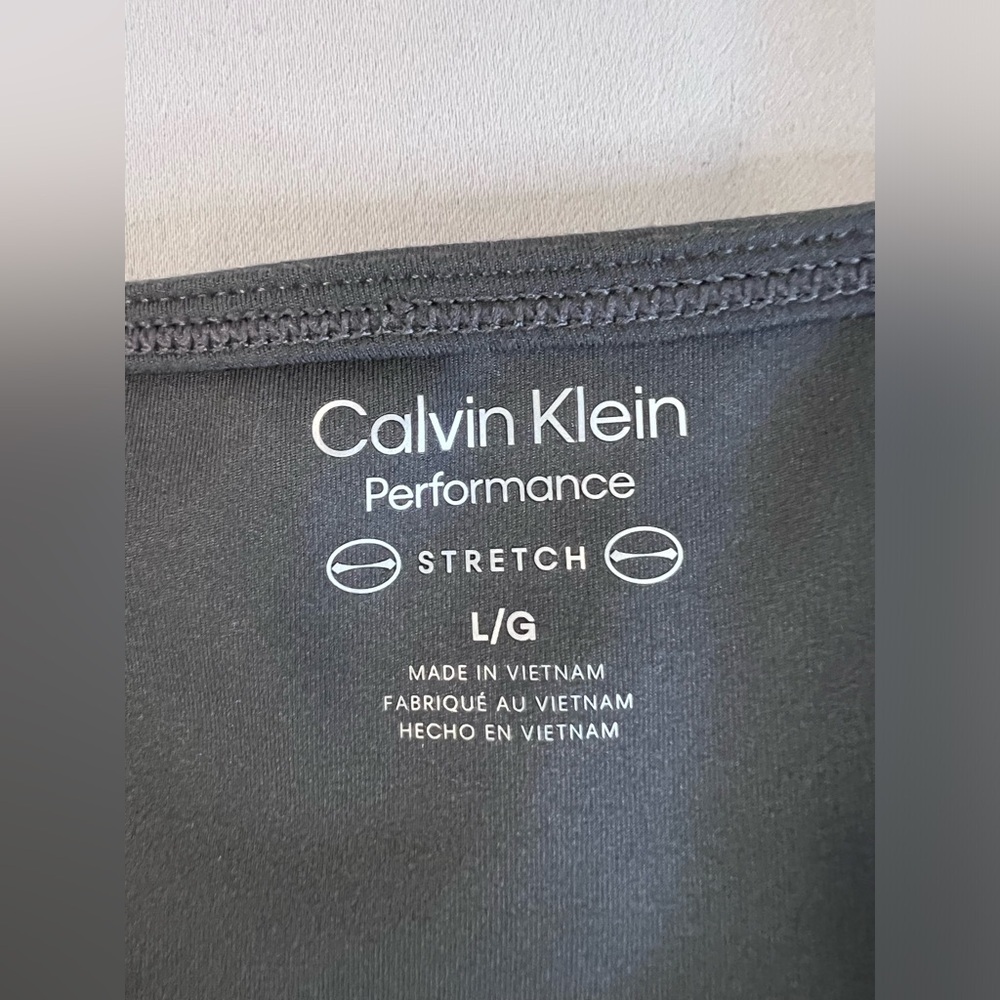 Calvin‎ Klein Performance Embrace Colorblock Cropped Tank Top - Picture 7 of 11